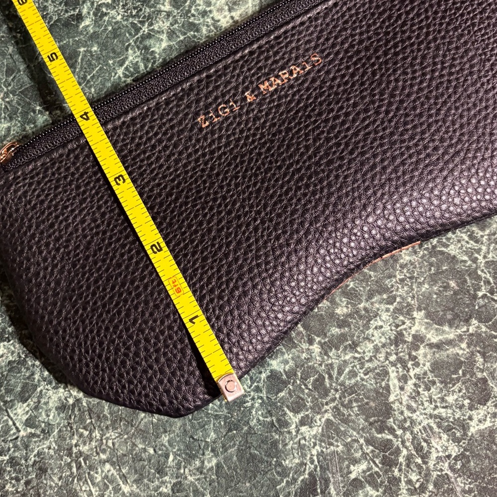 ZiGi & Marais Pouch or Sunglass Case with Stripe and Tassel - Picture 8 of 8